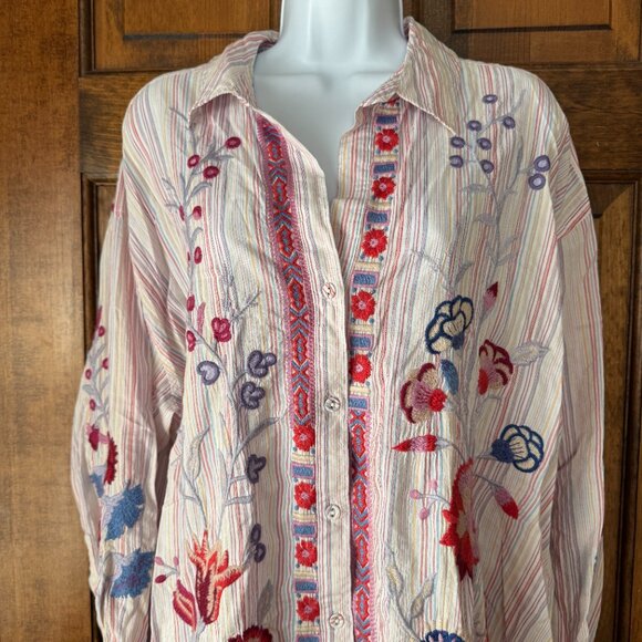 Johnny Was Workshop White w/Pinstripes & Embroidered Flowers Shirt 1X - Picture 2 of 14